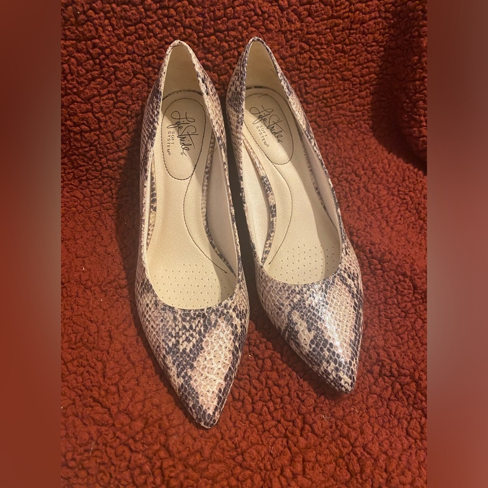 LifeStride faux snakeskin pumps